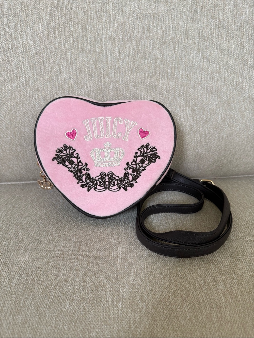 NWT Juicy Couture Heritage Velour Heart Crossbody Bag